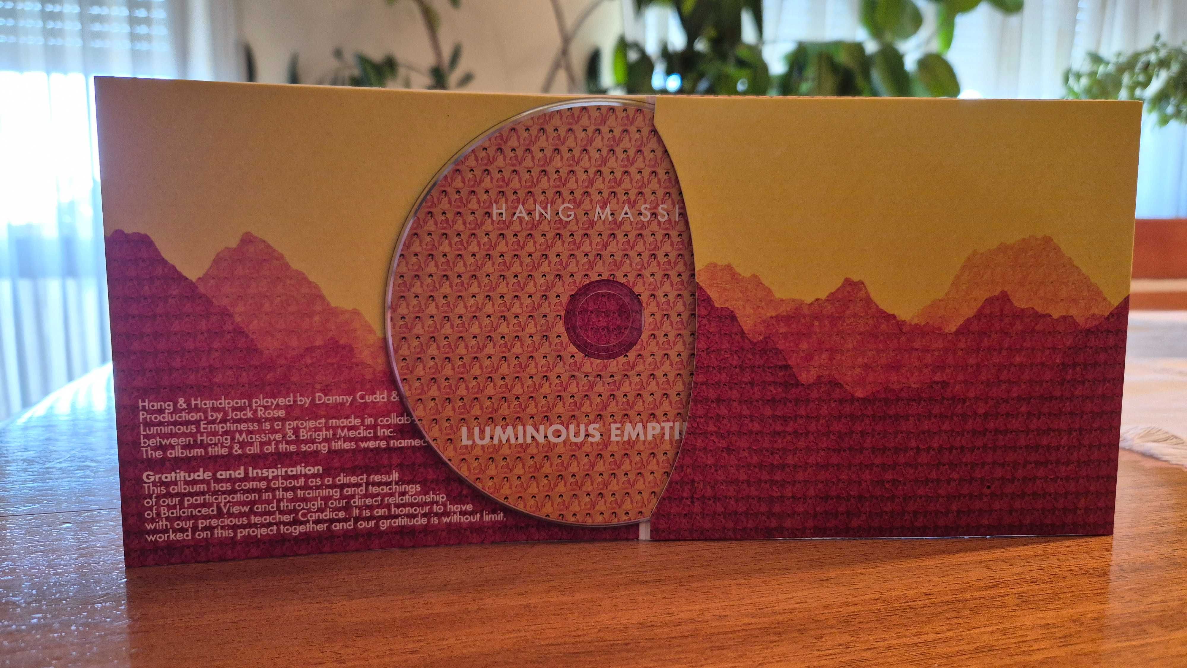 Vendo CD de música "Luminous Emptiness", da banda HANG MASSIVE !