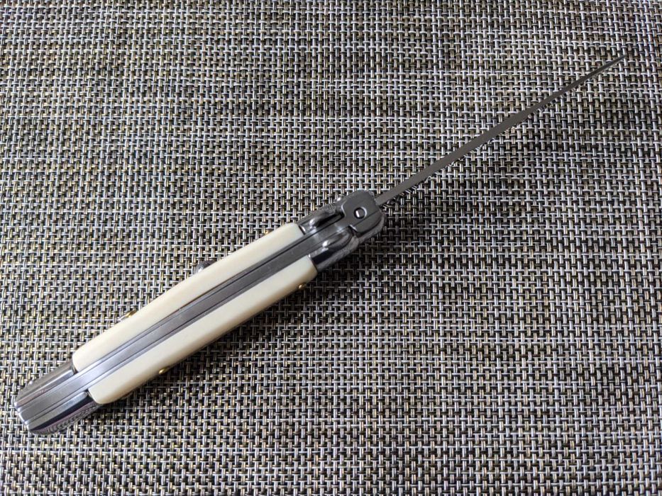 Ніж викидний. стилет. автоматичний викидний ніж. нож выкидной