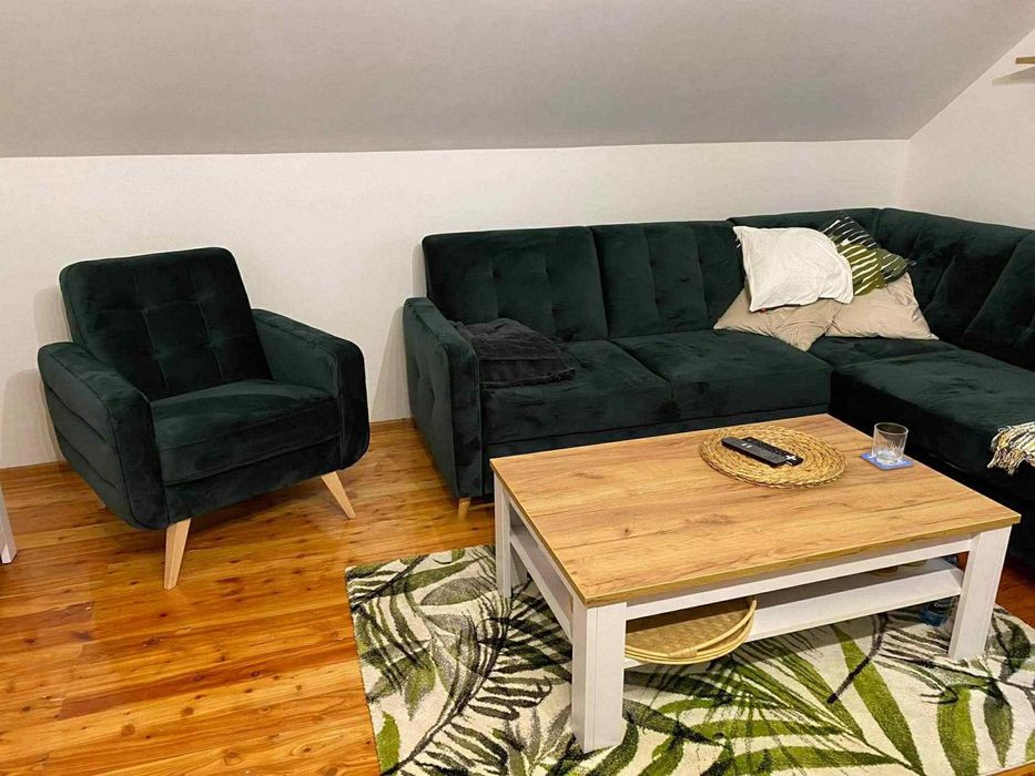 Narożnik plus fotel i pufa z Agata meble