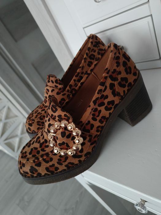 Półbuty na stabilnym obcasie panterka 36