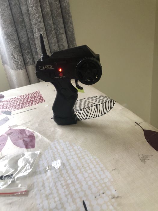 Carro telecomandado de drift escola 1:16 como novo 25km