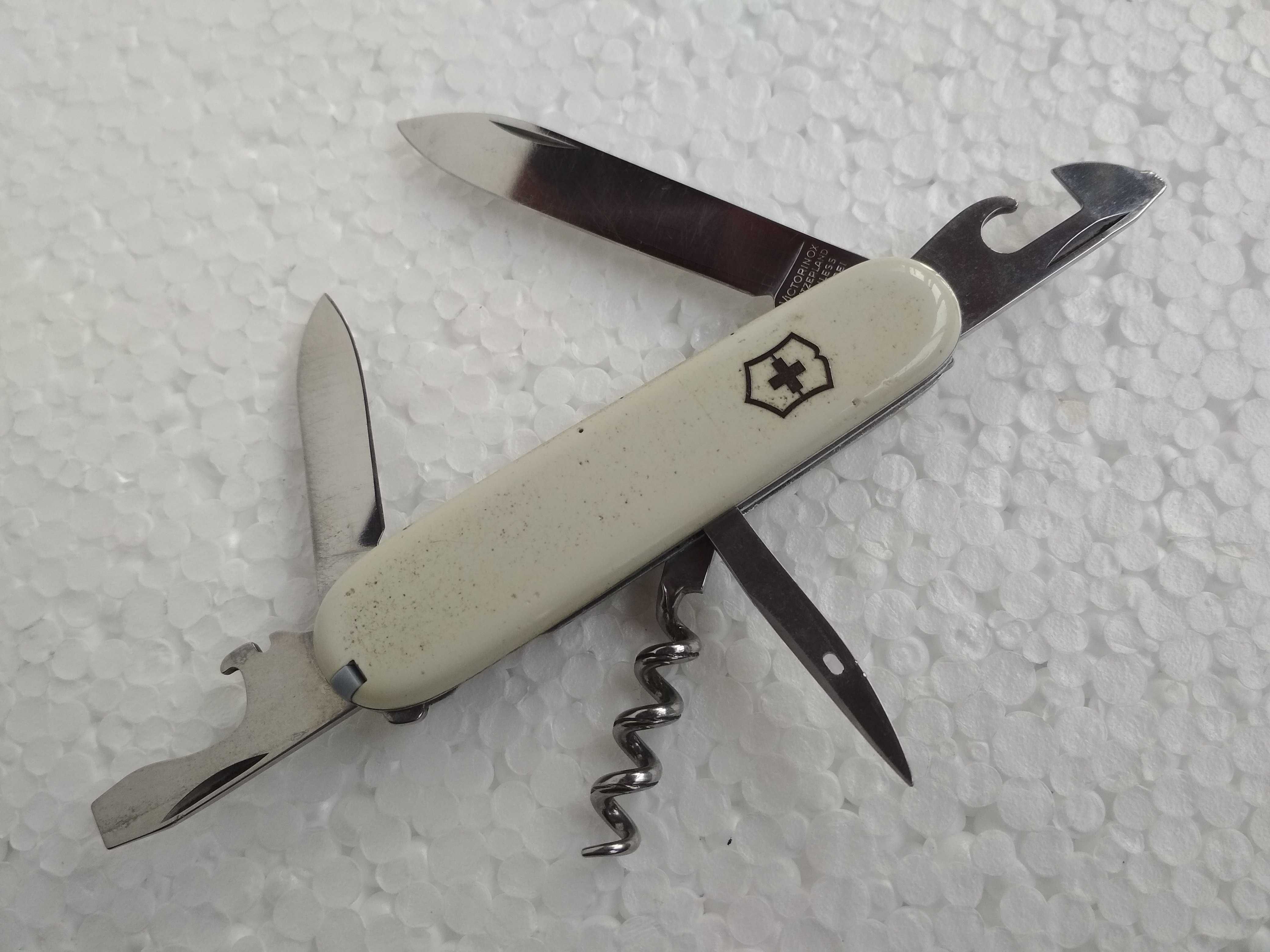Раритетный ножик Victorinox Tourist старого образца коллекции