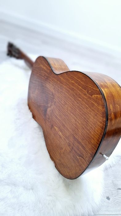 Gitara wysokości metra