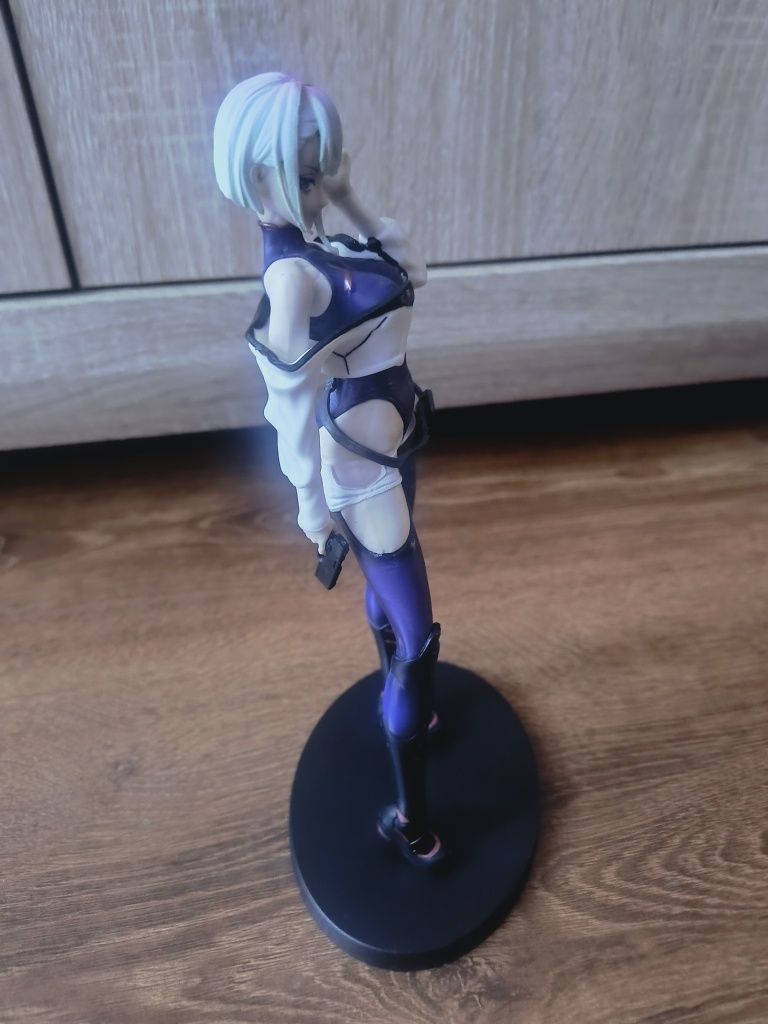 Figurka Lucy cyberpunk nowa z pudełkiem 22 cm