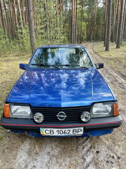 Opel Ascona 1.8. СРОЧНО ПРОДАМ