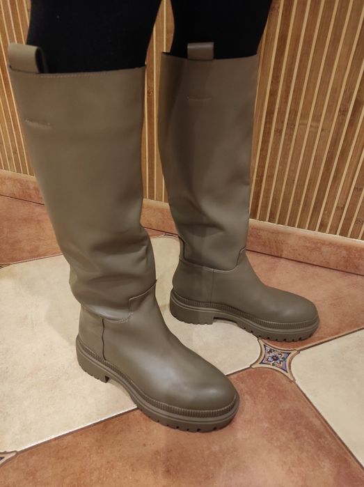 Продам чоботи H&M