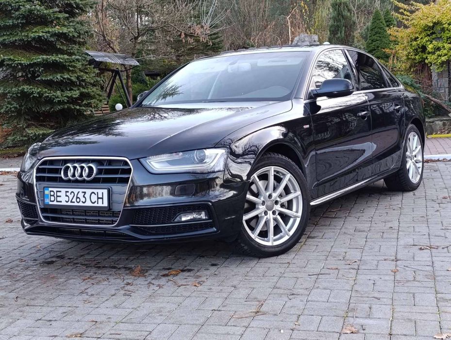 Audi A4 S line quattro