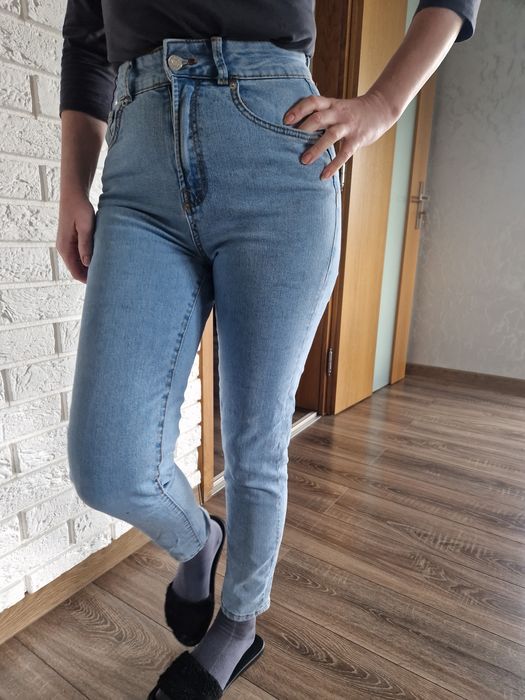 Spodnie z wysokim stanem