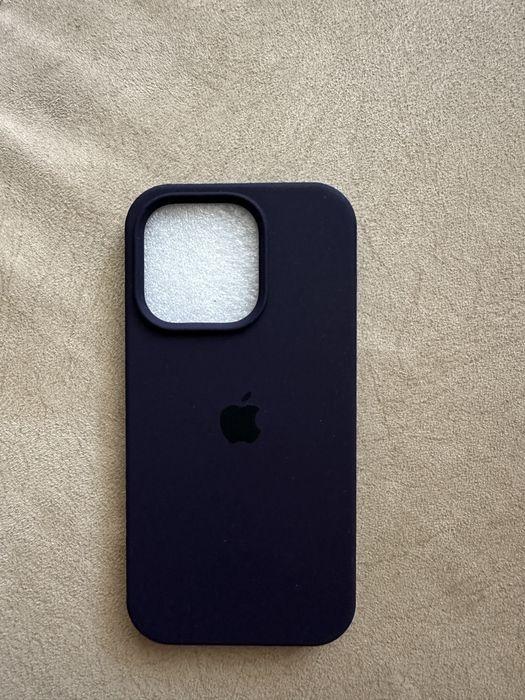 Чехол на айфон 14 про
