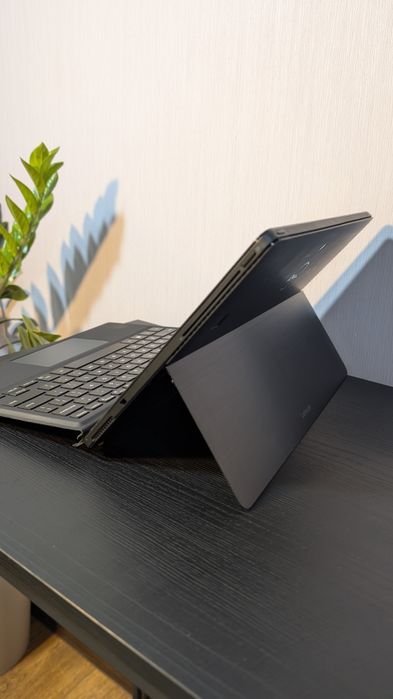 Dell 5290 LTE sim 4g latitude 2-1 i5-8350u 8 ram 256 ssd uhd 620