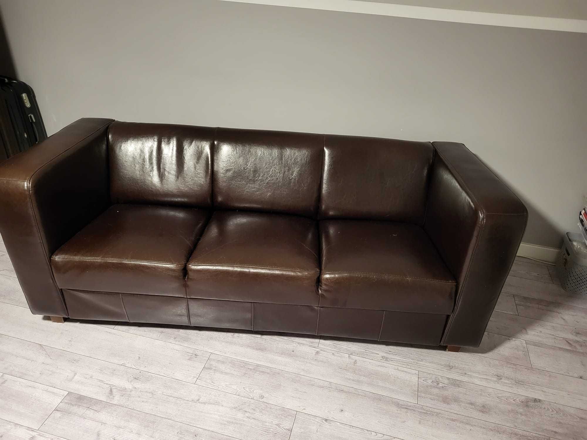 Ciemnobrązowa skórzana sofa + stolik gratis