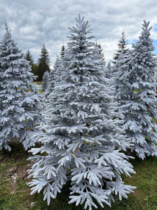 Штучні ялинки та сосни. Ялинка. Ель. Лита ялинка. Елка искусственная.