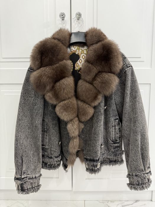 Джинсова куртка з хутром песця