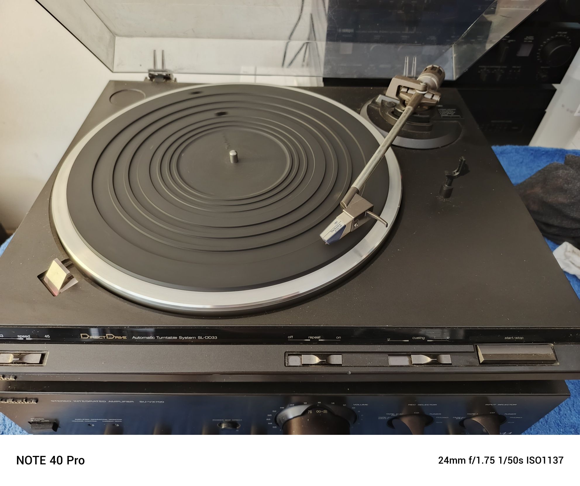 Technics gramofon.