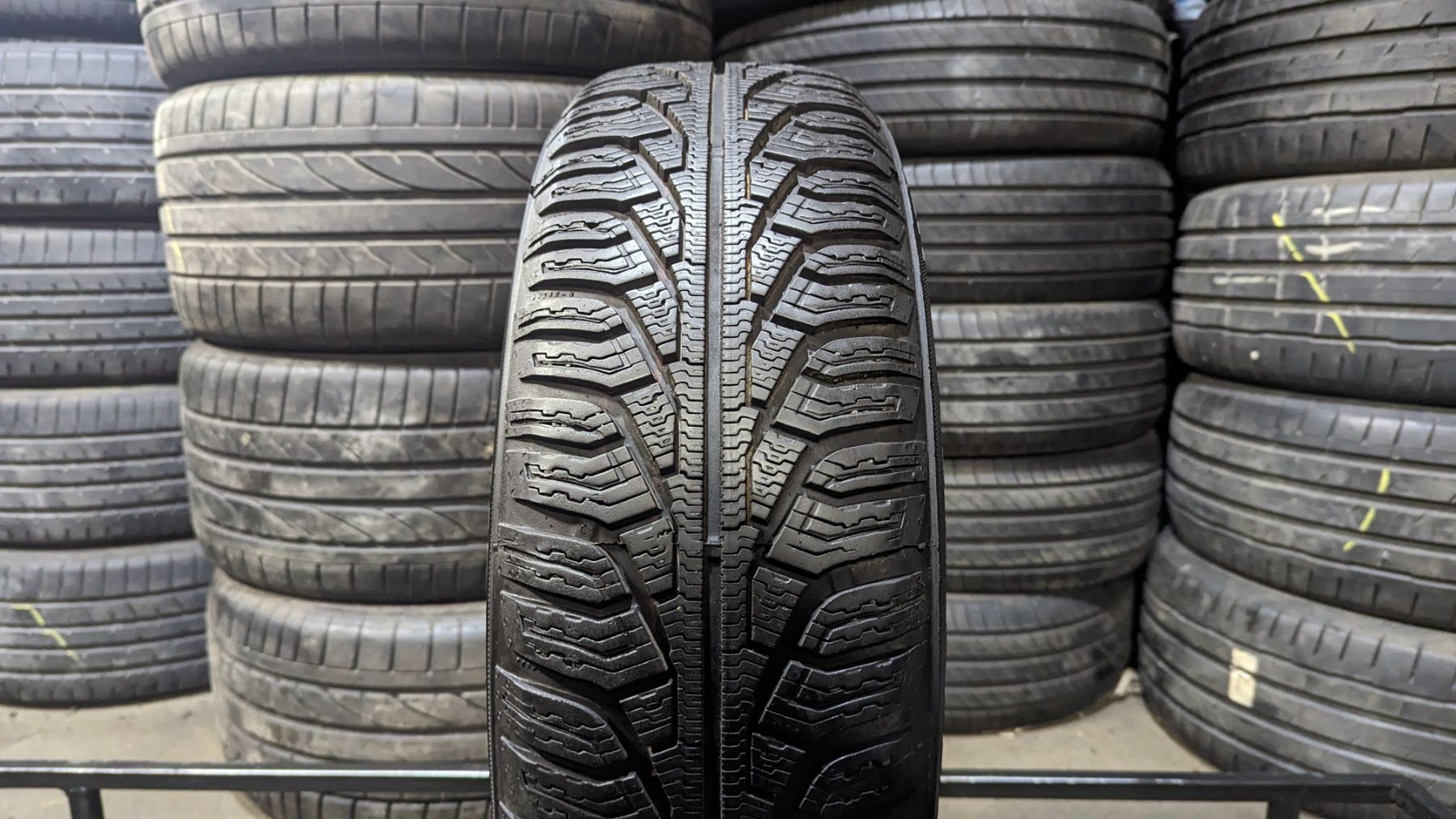 Шина 195/65 R 15 UNIROYAL MS plus 77. Одне колесо. Розпаровка.