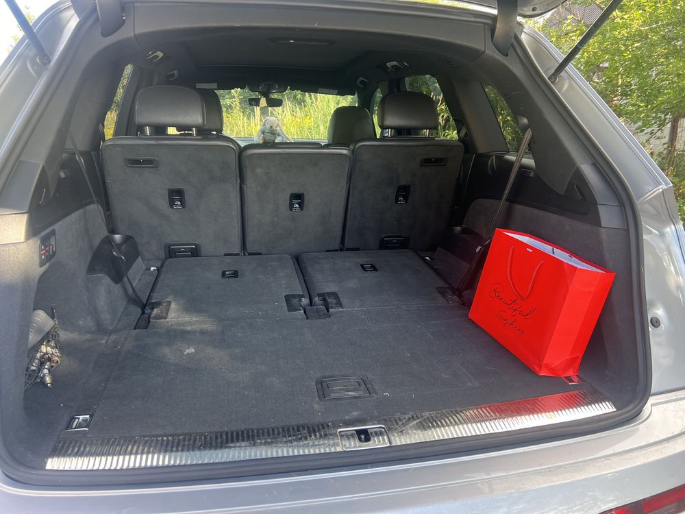 Продаж  Audi Q7 ,