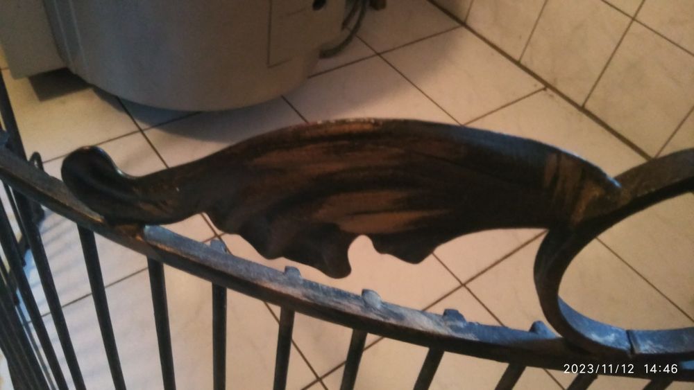 Kuty, ozdobny płotek do kominka