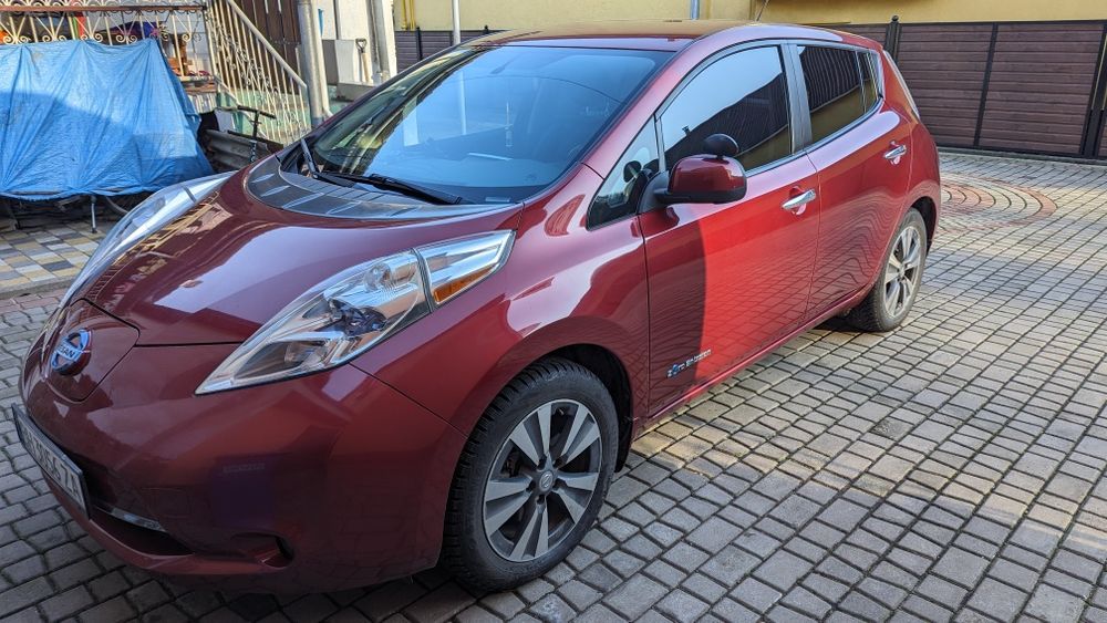 Nissan Leaf 2014, 40кВт, 300км