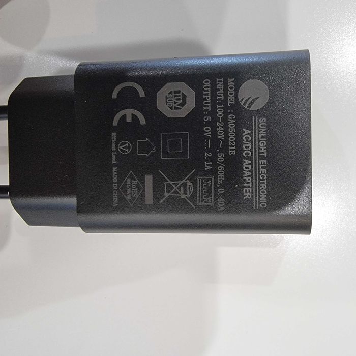 Зарядное устройство XTAR MC4 для аккумуляторов 18650 и многих других