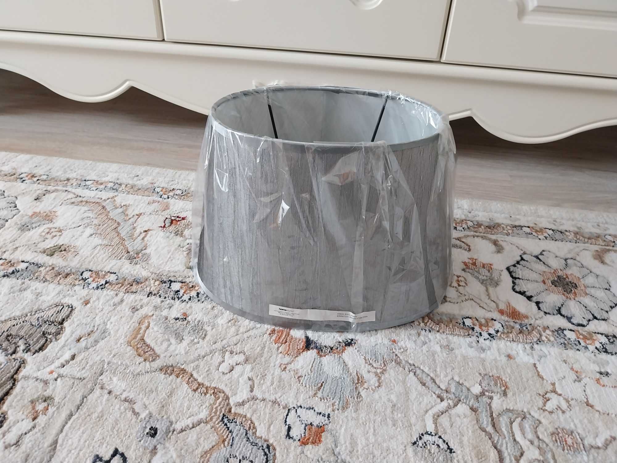 elegancki, szary klosz do lampki