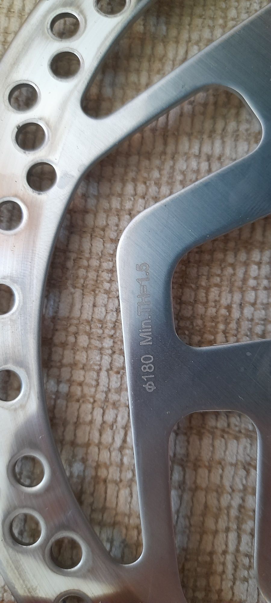 Tarcze SHIMANO SM-RT10-M 180mm Cent Lock
