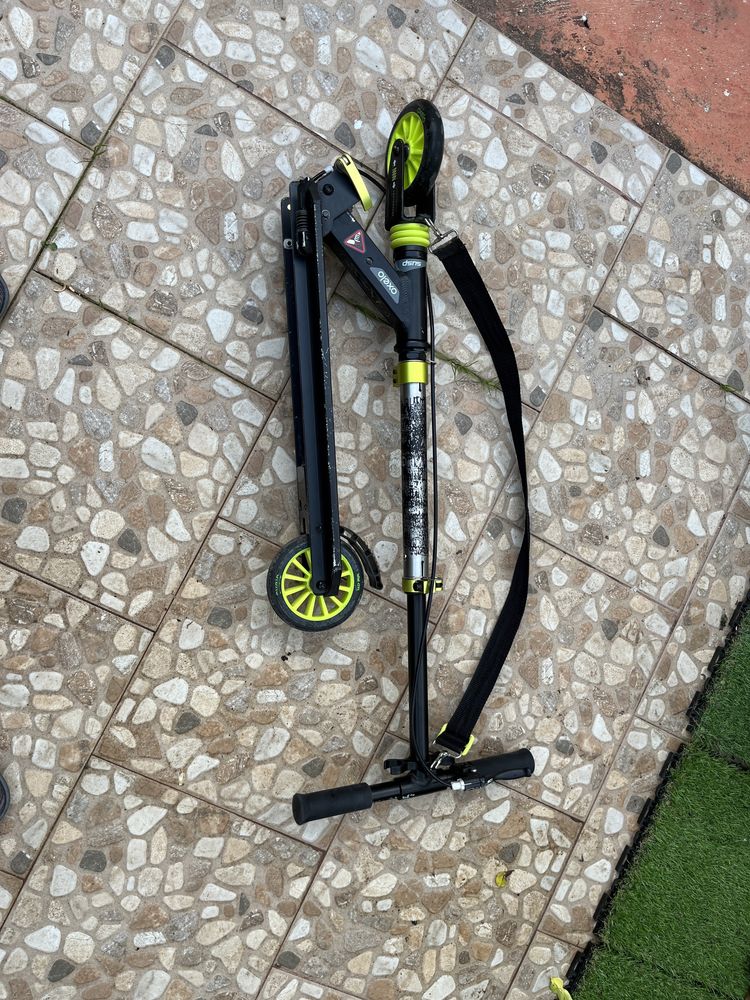 Trotinete com travão e suspensão