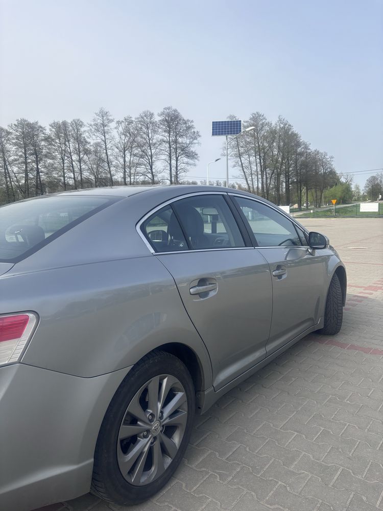 Toyota Avensis T27 2009r