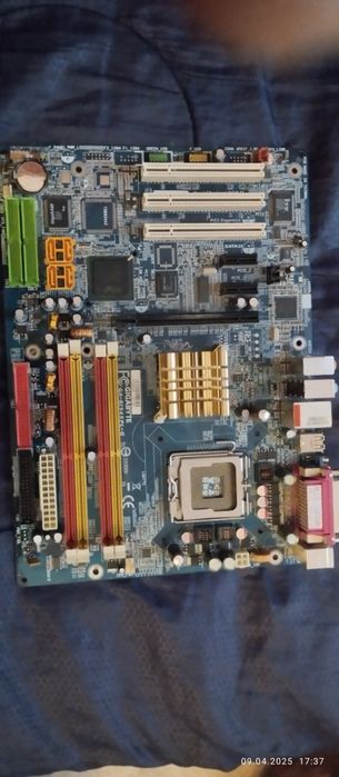 Материнская плата GIGABYTE GA - 8I945