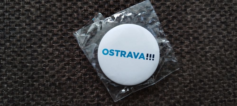 OSTRAVA. Przypinka nowa. Cechy