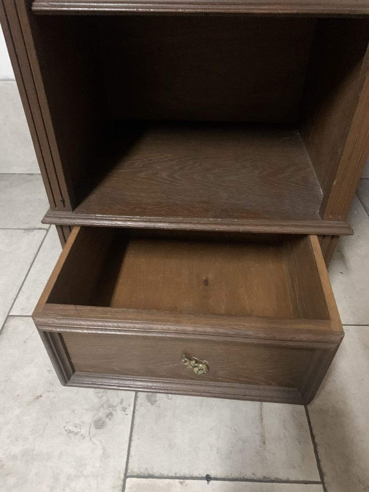 Movel de madeira com 1 gaveta