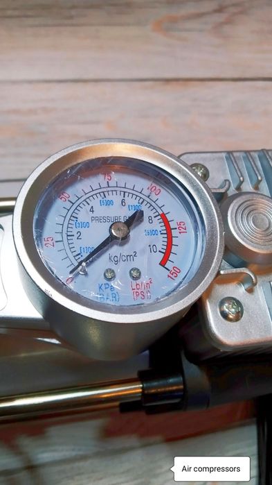 Автокомпресор двохпоршневий, автомобільний компресор насос в кейсі