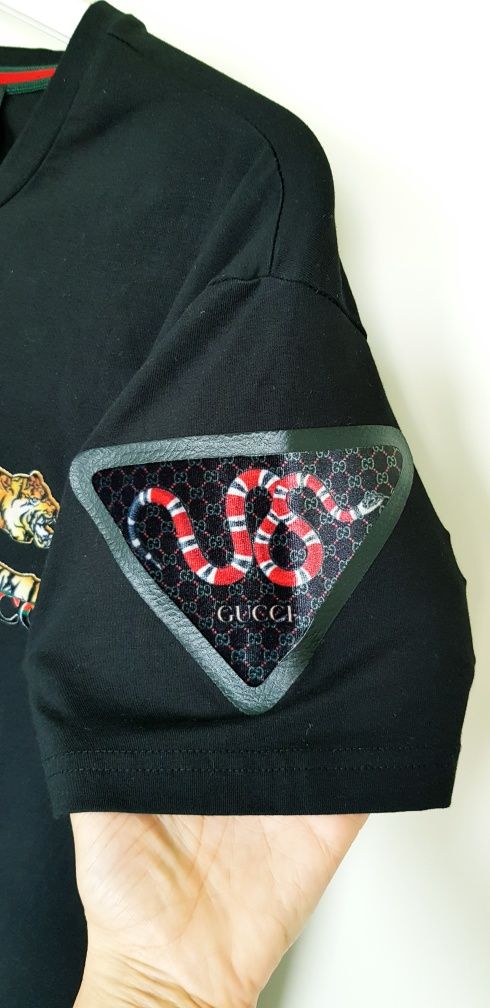 T-shirt GUCCI Tiger, czarny