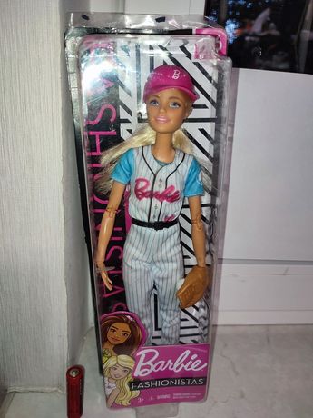 Кукла Барби бейсболистка Двигайся как я Barbie Made to Move Baseball