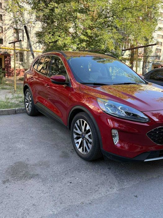Ford Escape 2019 Titanium Hybrid 2.5L