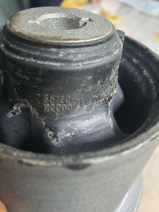 Запчасти Сайлентблоки задней  балки Киа 55160-b2000