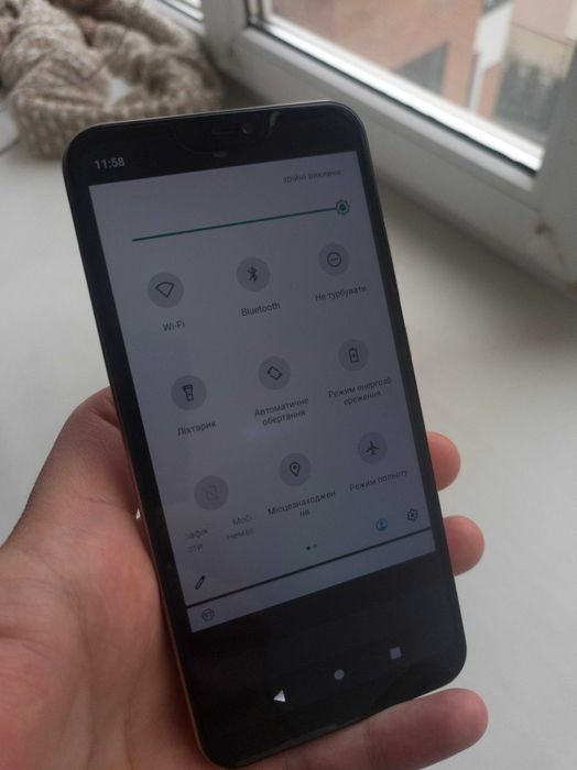 Б/У Xiaomi Mi A2 Lite, 4/64 Гб, 5.84", IPS, 2280x1080, 2.0 ГГц, 12/5Мп