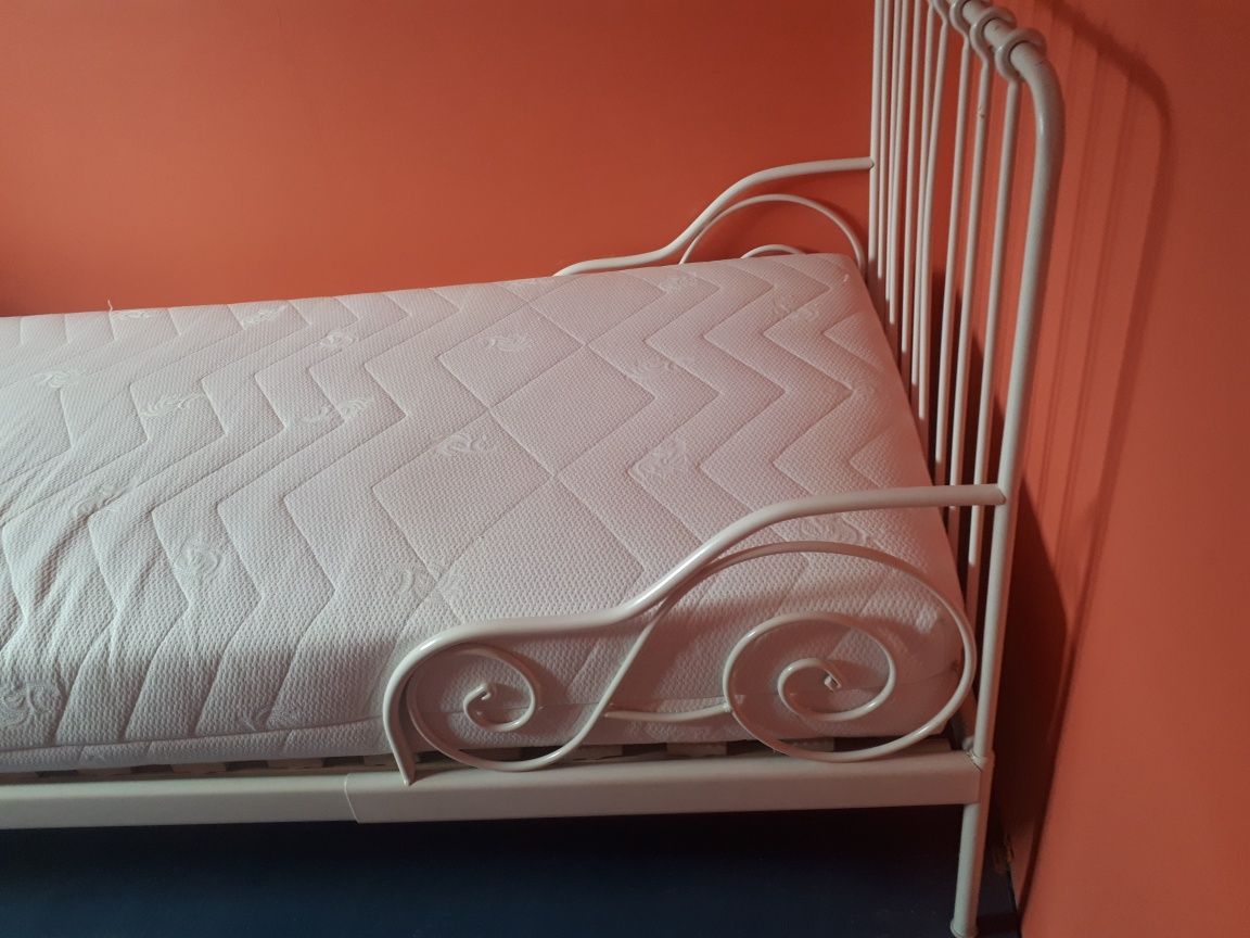 Łóżko ikea białe metalowe rośnie razem z dzieckiem :)