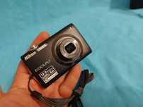 Nikon Coolpix S 3000. Ładna, sprawna cyfrówka. Kultowa :)