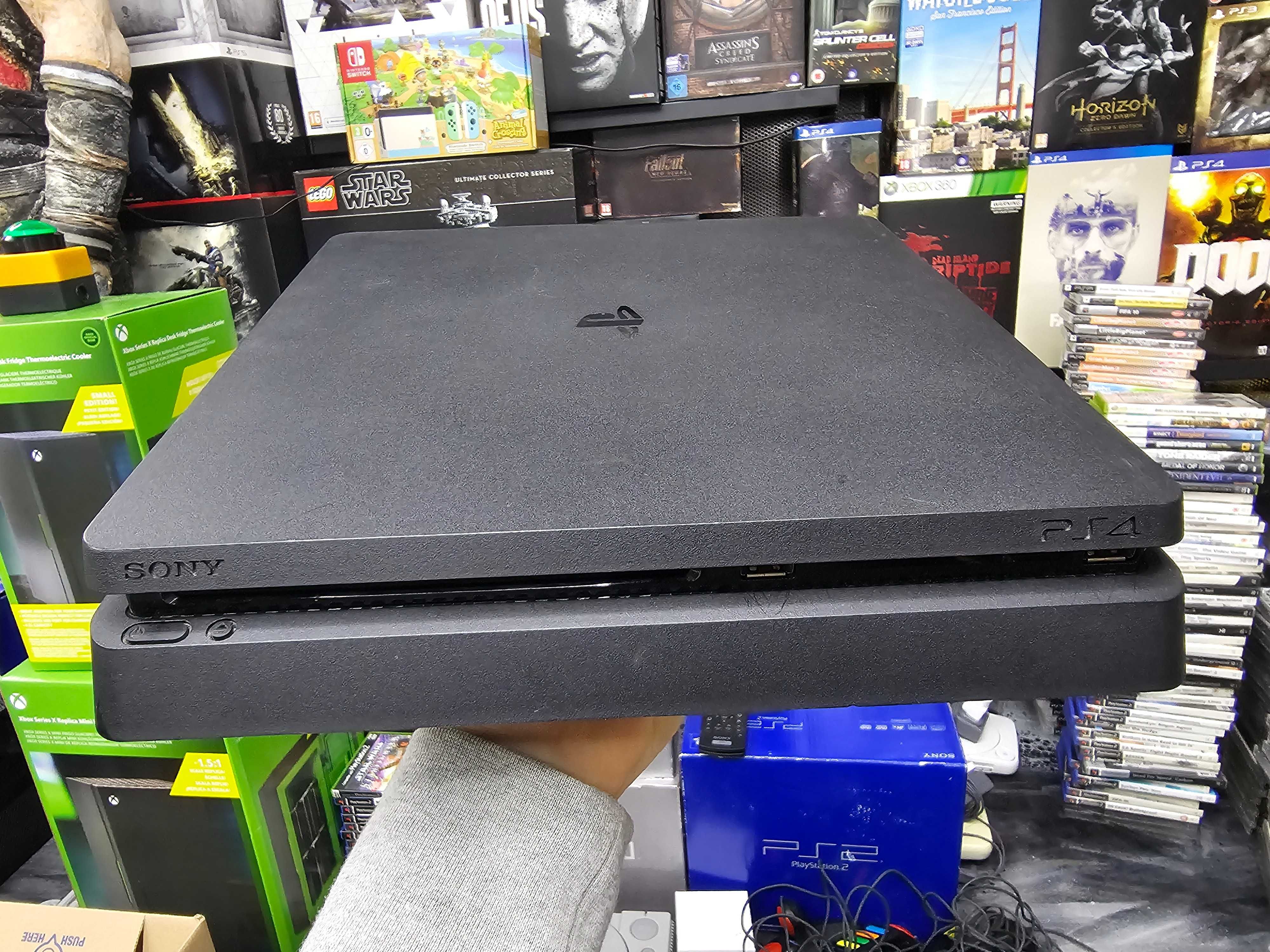 Konsola PS4 Playstation 4 SLIM 1TB + 2 pady 4 gry ładowarka GW6 SKLEP