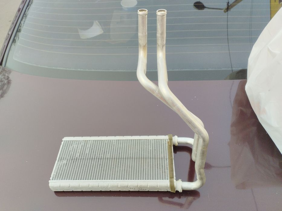 Радиатор печки Субару Легаси.