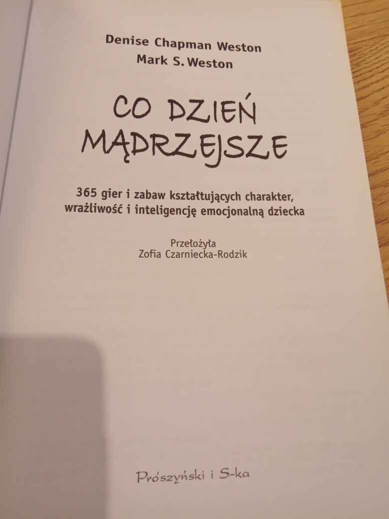 Książka Co dzień mądrzejsze 365 gier i zabaw