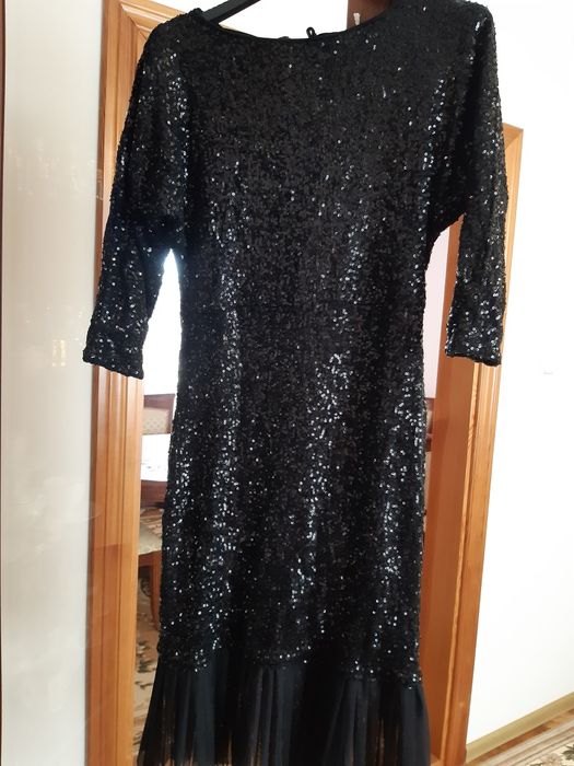 Нарядне вечірнє платтячко