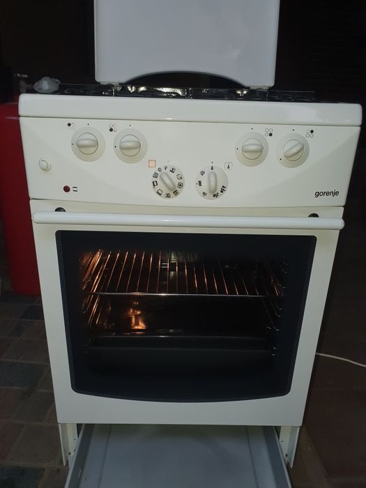 Продам газовую плиту горение