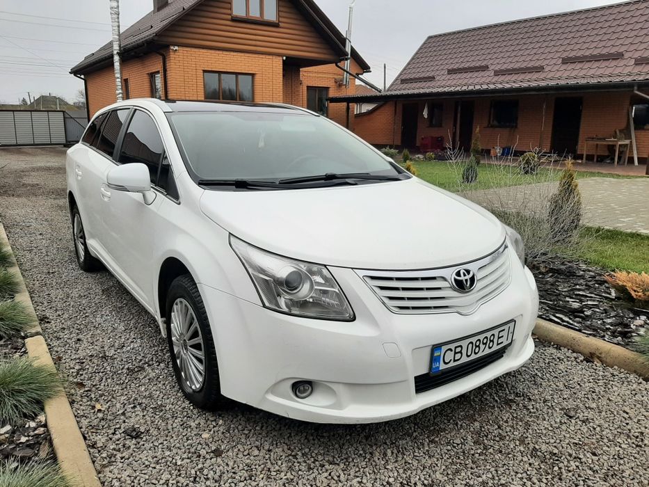 Toyota Avensis 2010р