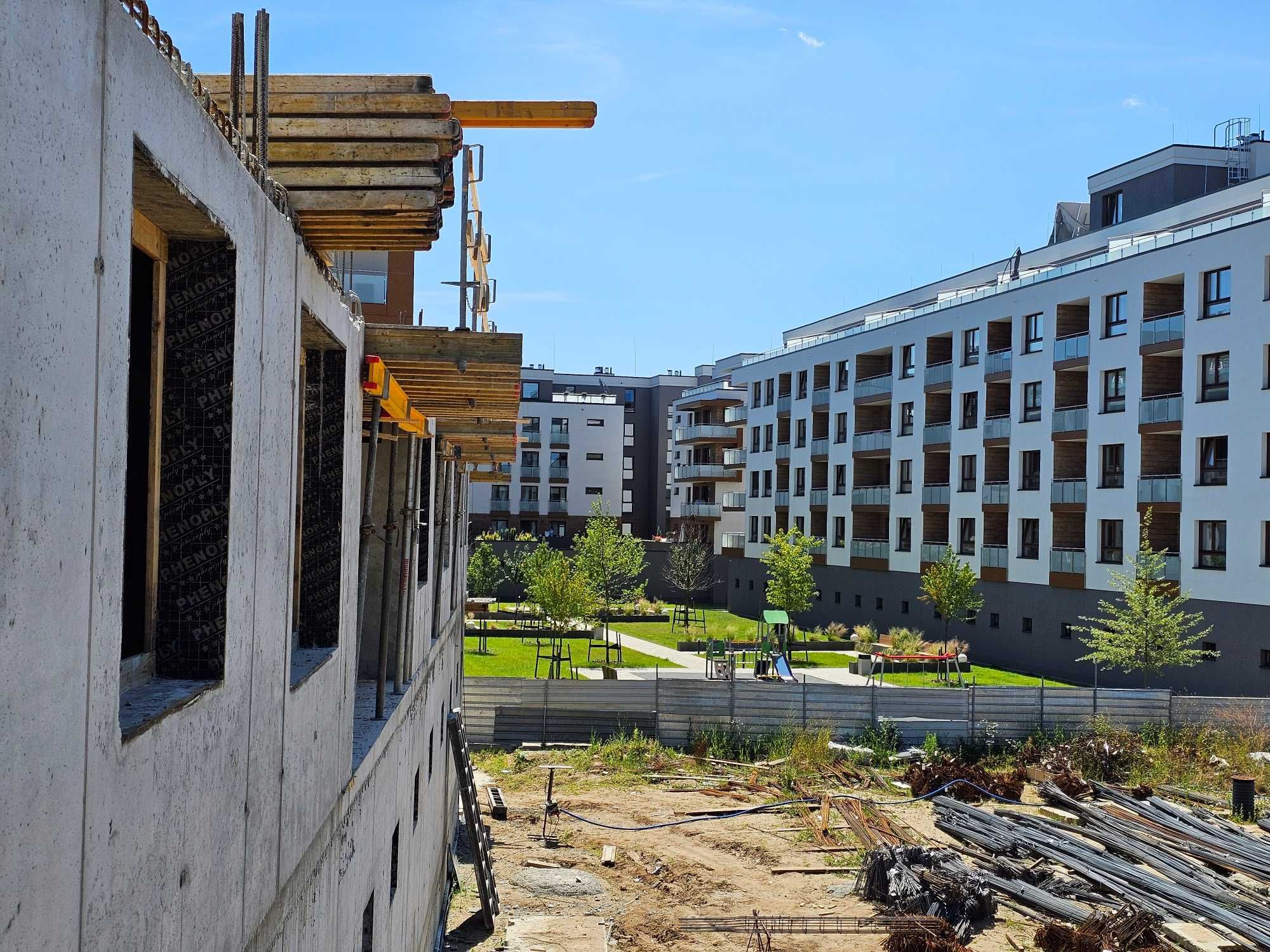 2-pokojowe mieszkanie z widokiem na rzekę – Apartamenty nad Wilgą