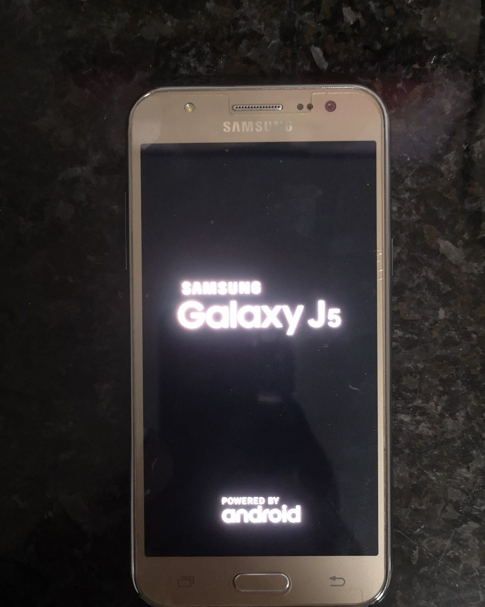 Telemóvel Samsung J5