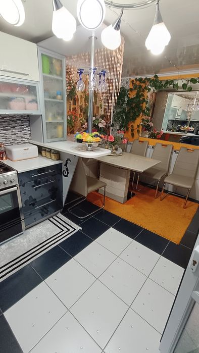 Оренда будинку з басейном на Роші