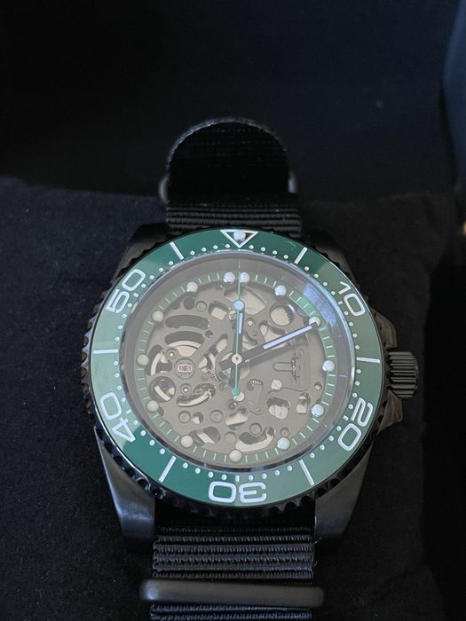 Relogio Automatico , Esqueleto preto e verde (Customizado Seiko)