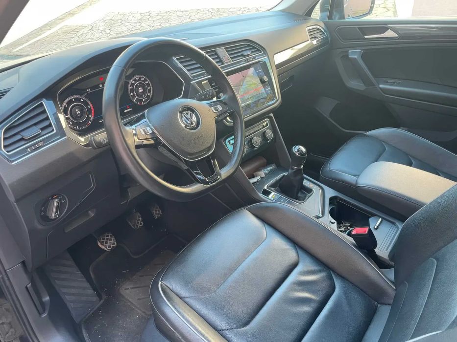 Volkswagen Tiguan      2019