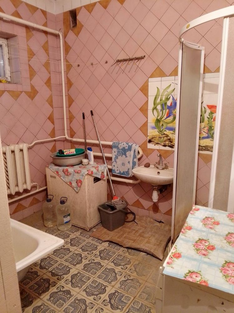 Продаю 2-х поверховий дім у м. Дунаівці Хмельницькоі області
